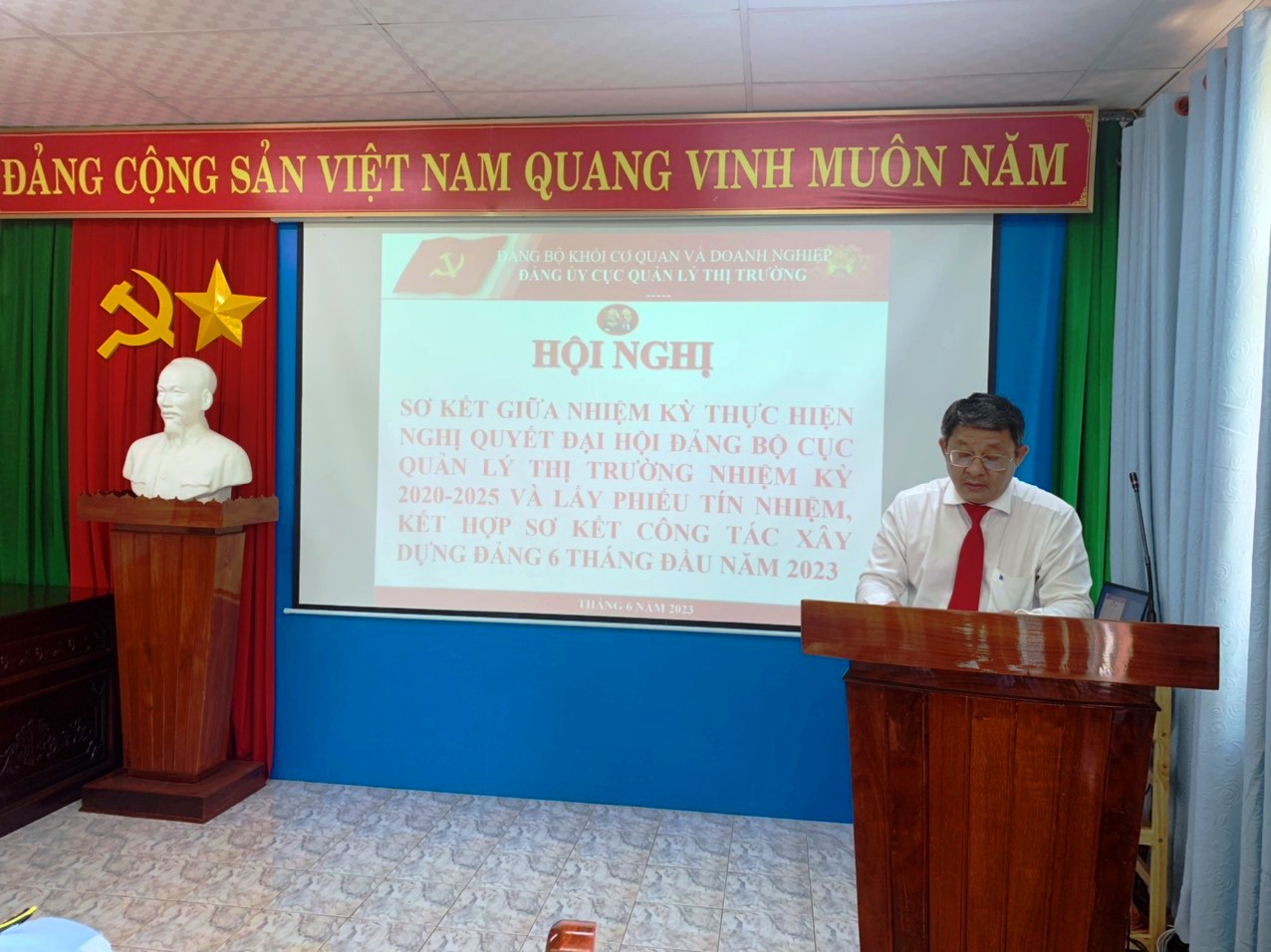 Đ/c  Nguyễn Tiến Phát - UVBTV, Chủ nhiệm UBKT Đảng ủy Khối Cơ quan và Doanh nghiệp
